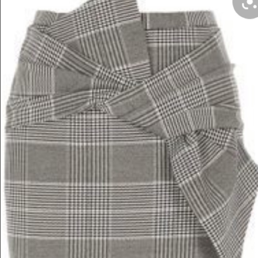 River Island bow front pencil skirt, US 6